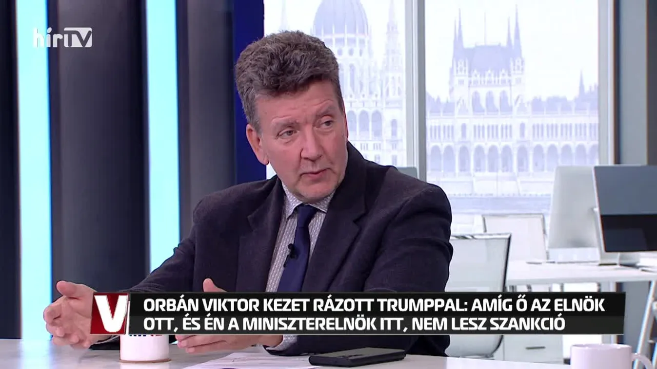 Vezércikk - Orbán Viktor kezet rázott Trumppal: Amíg ő az elnök ott, és én a miniszterelnök itt, nem lesz szankció