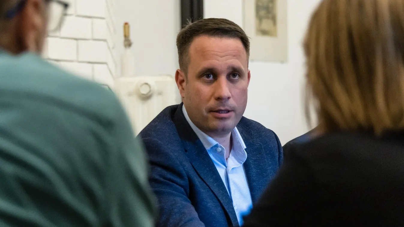 Az európai gazdák a strasbourgi európai parlament épülete előtt tüntettek a hétéves költségvetés ellen  + videó