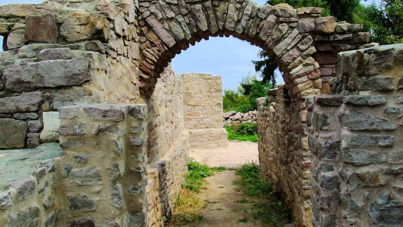 Pécs rejtélyes titkai: újabb emberi csontokat találtak, ez már a sokadik eset