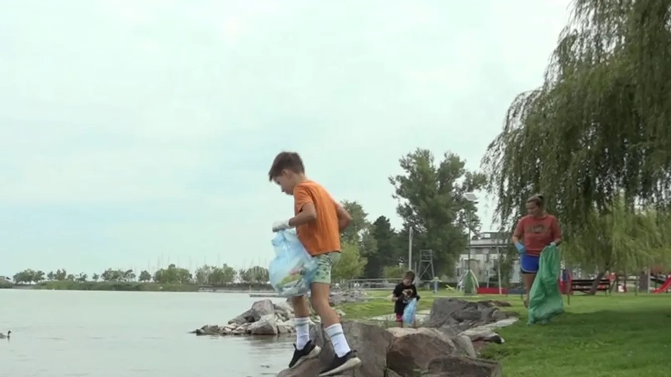 Több száz kilogramm szemetet szedtek össze Balatonszemesen  + videó