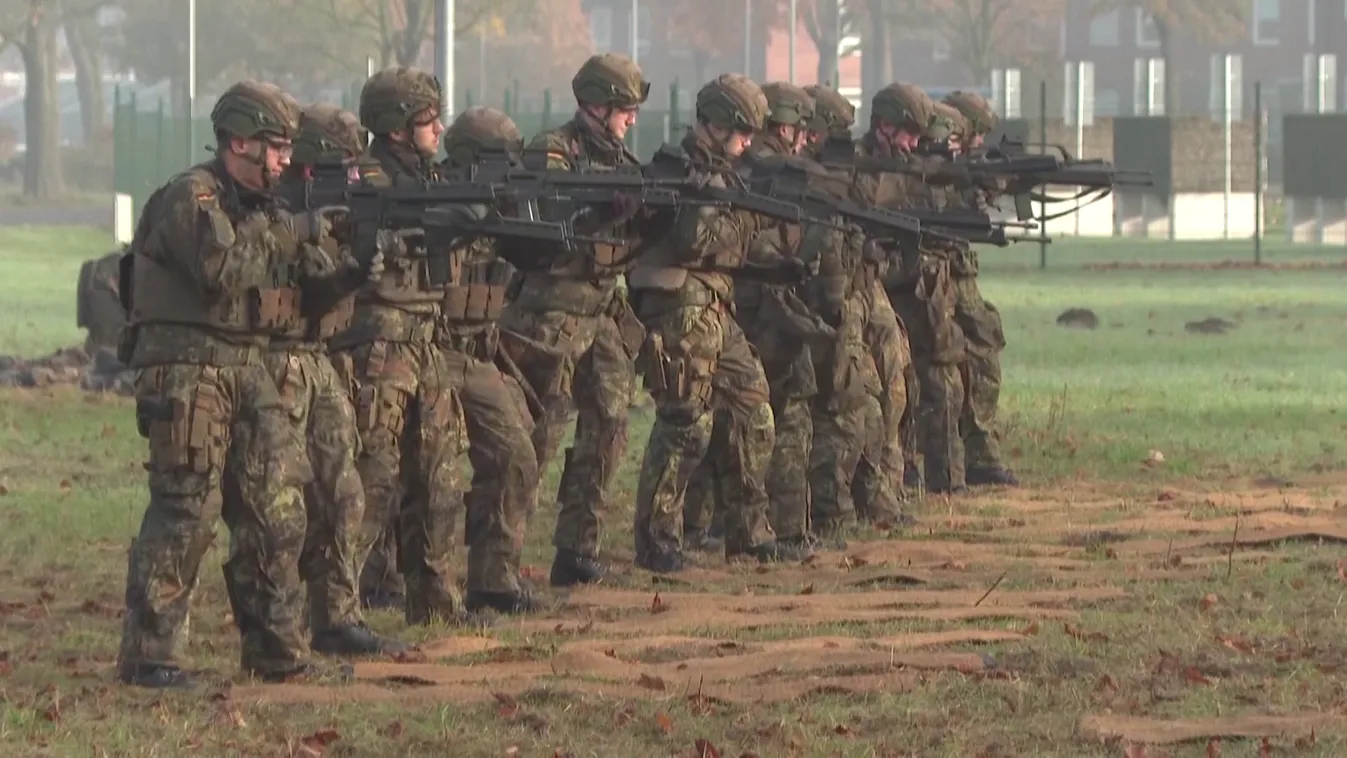 Európa újra egyenruhát húzna: A sorkatonaság visszatérése fenyegeti a fiatalokat a kontinensen + videó