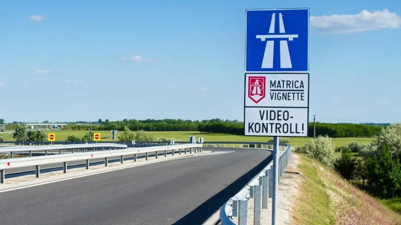 EM: szeptembertől nem kell kényelmi díjat fizetni az online vásárolt autópálya-matricák után