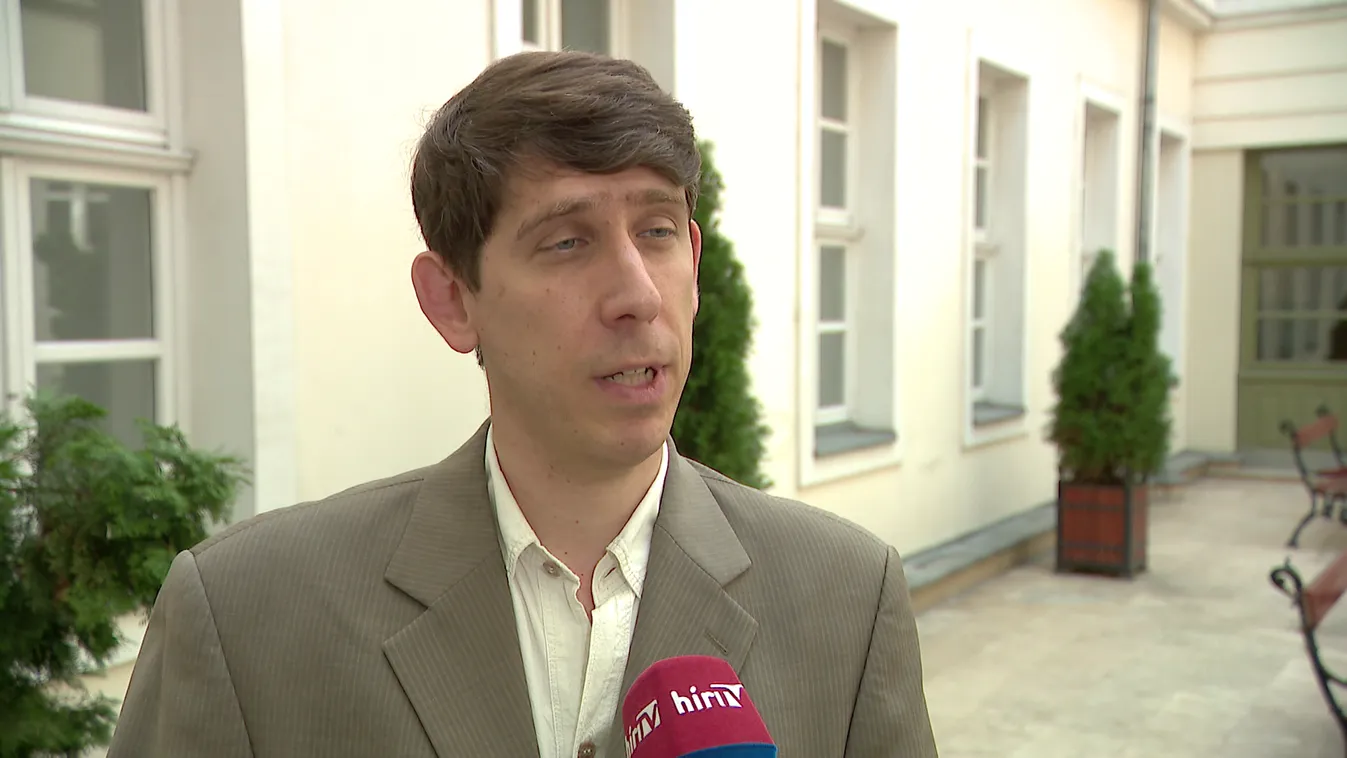 Vádat emelt és fegyházbüntetést indítványoz az ügyészség a pedofíliával gyanúsított pedagógiai asszisztens ellen + videó