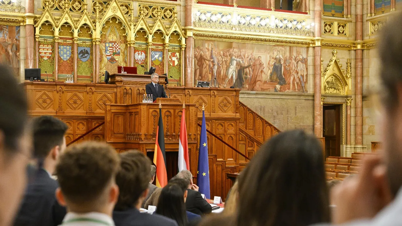 Kövér László: Napjainkban gyakorlatilag két nagy értékrend ütközik egymással, a normalitásé és az abnormalitásé