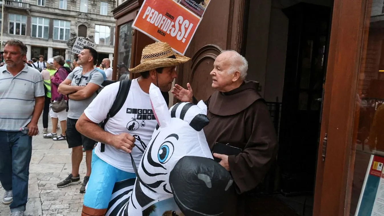 Templomajtóban veszekedő politikus: Orbán Viktor lesújtó véleménye Hadházy Ákosról