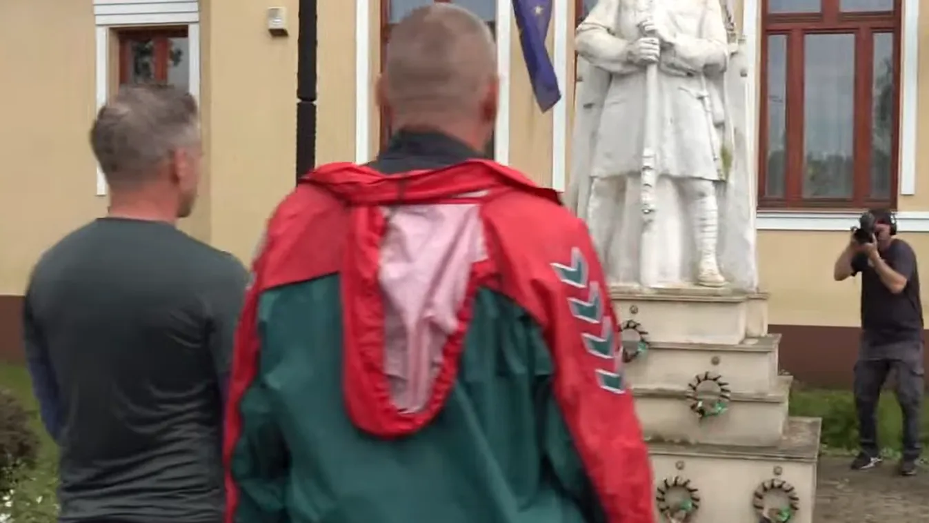 Fegyverrel a Tisza-féle szeretetországban: újabb felvétel leplezte le Ruszin-Szendit