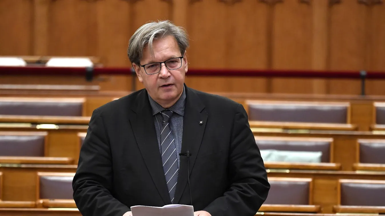 A KDNP parlamenti képviselője szerint elfogadhatatlan a Pál atya elleni támadás  + videó