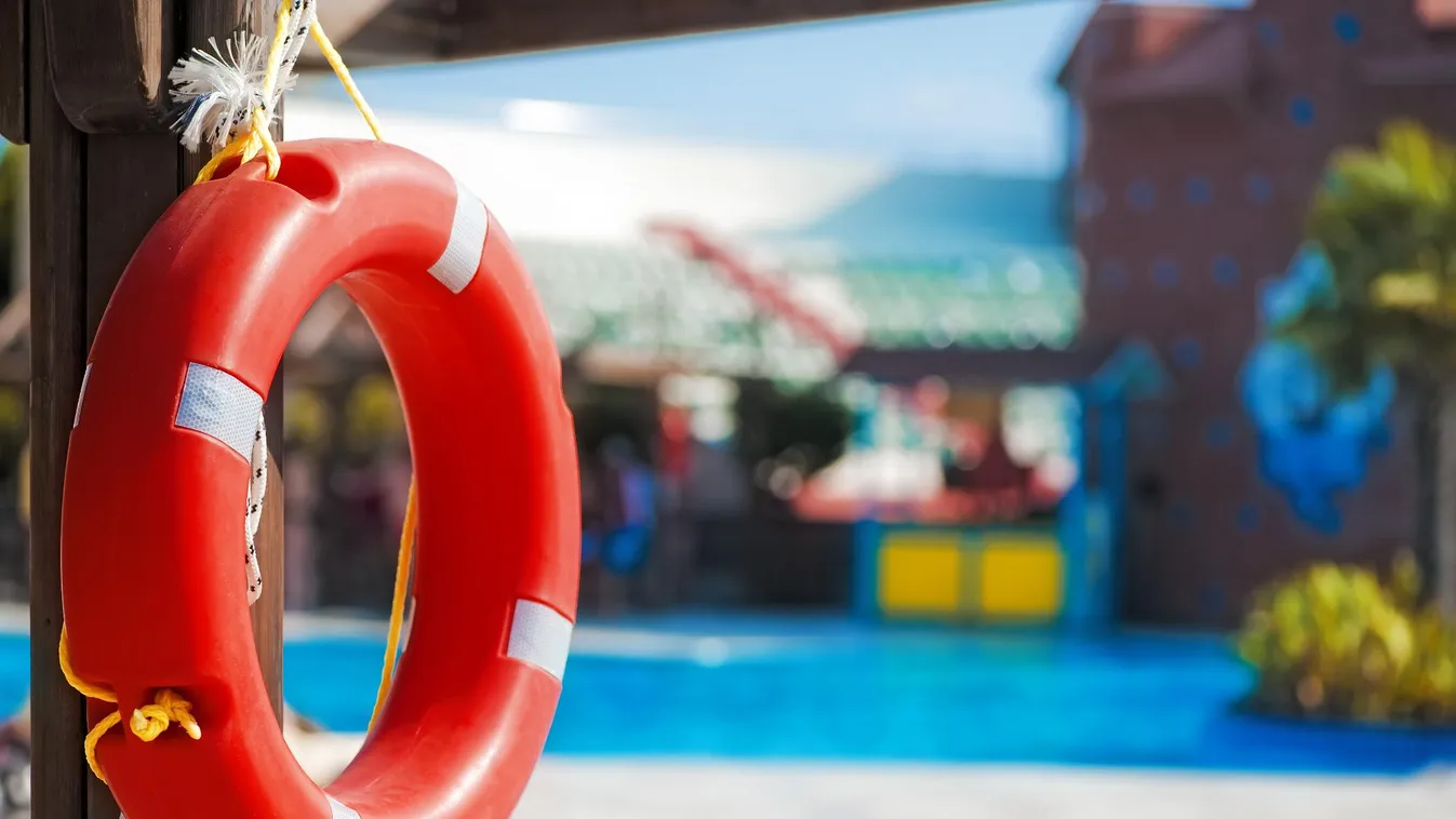 Ijesztő percek játszódtak le a tatabányai fürdőben