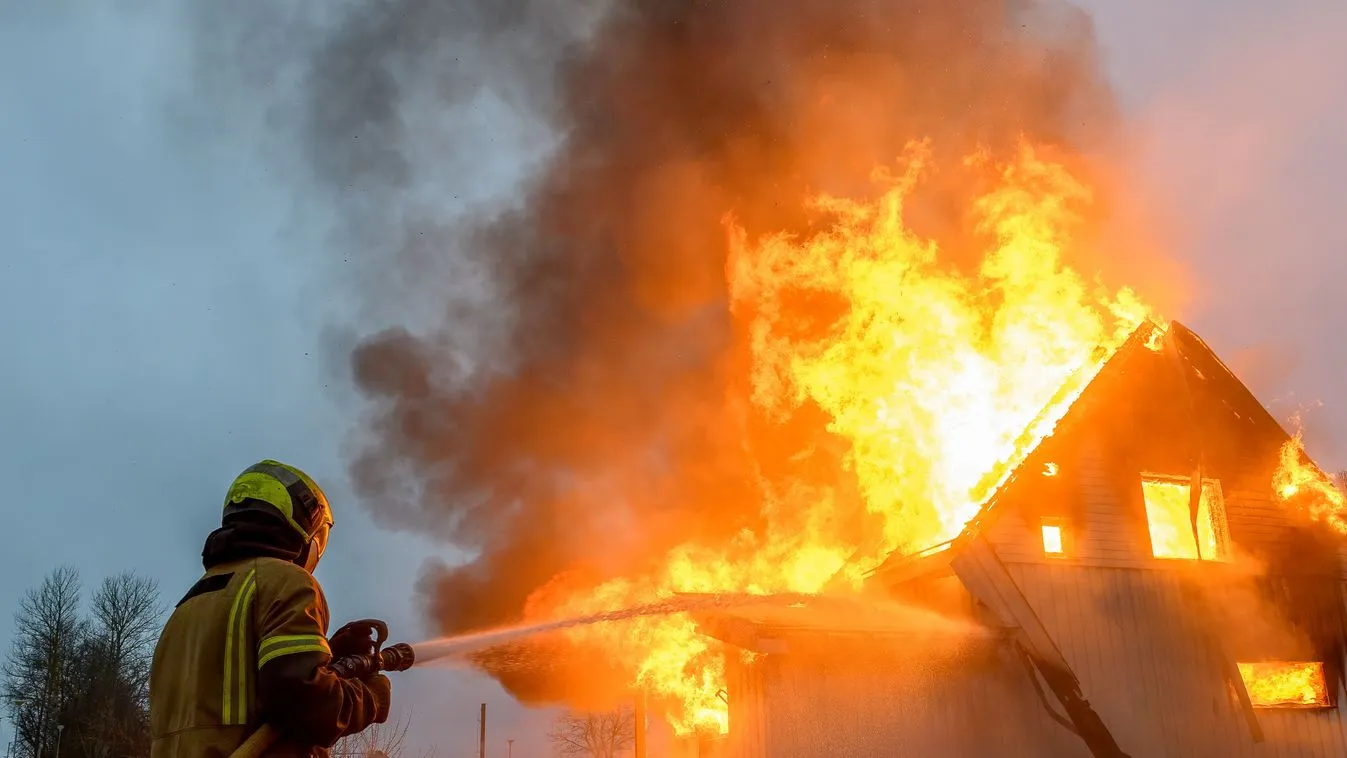 Szörnyű tragédia, ketten meghaltak egy balatonfüredi háztűzben