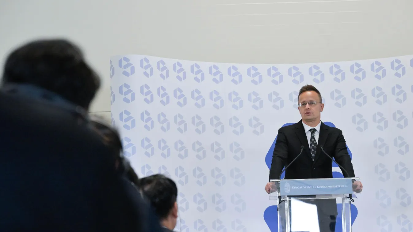 Szijjártó Péter: Magyarország továbbra is készen áll helyszínt adni a csúcsértekezletnek