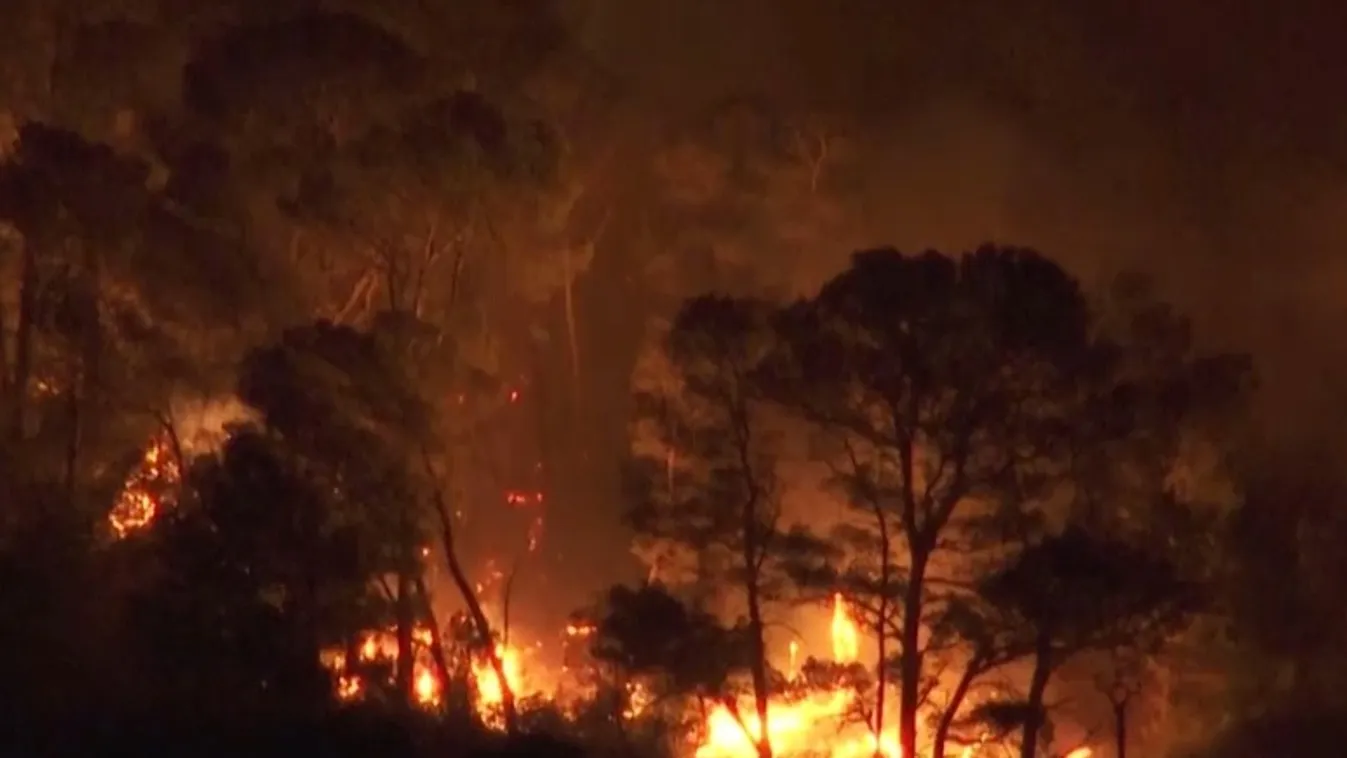 Napok óta tombol az erdőtűz Dél-Franciaországban  + videó