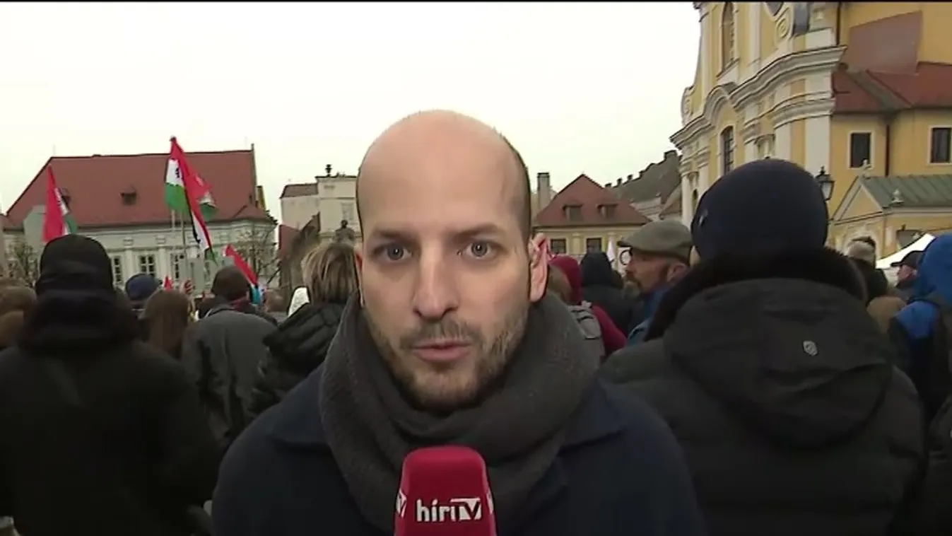 Magyar Péter szimpatizánsai élő adás közben lökdösték a Hírt TV operatőrét + videó