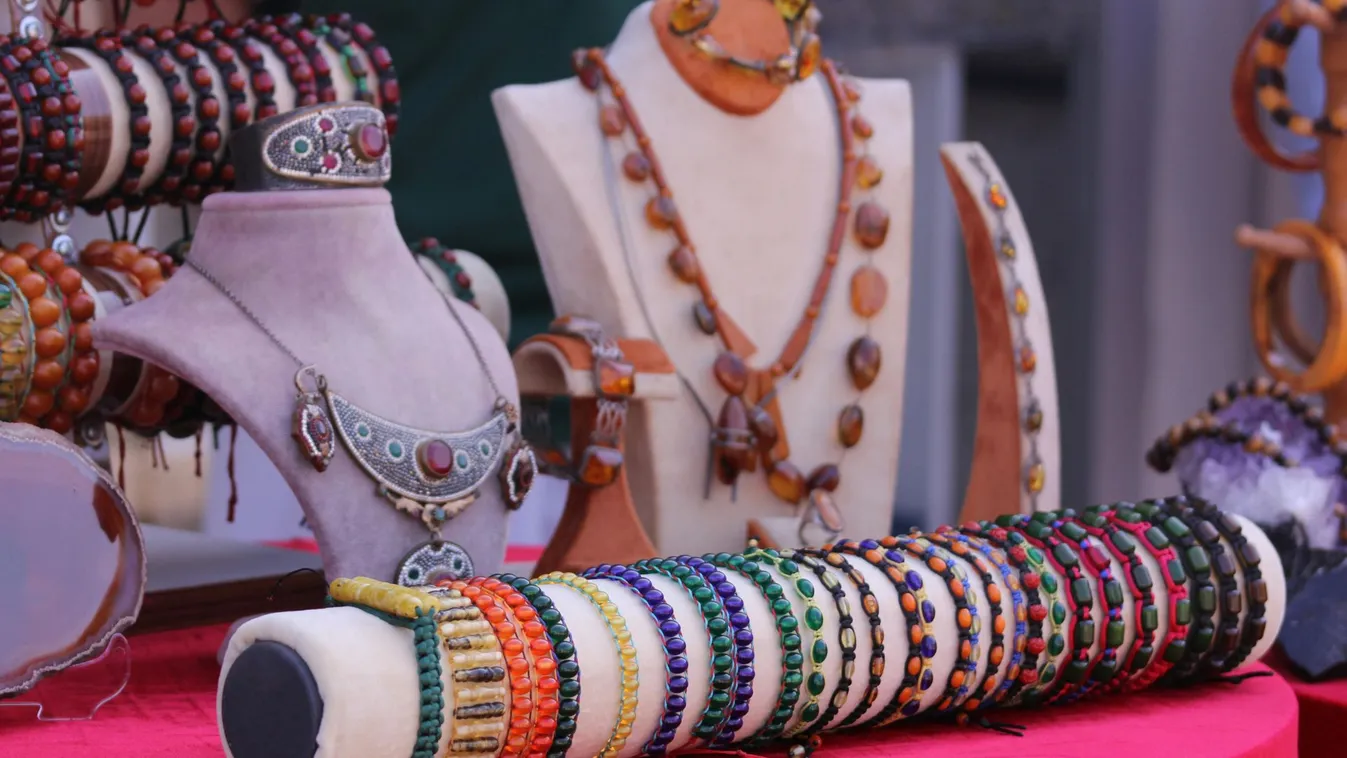 Augusztus 20. - A népi ékszer és viselet lesz fókuszban idén a Mesterségek Ünnepén