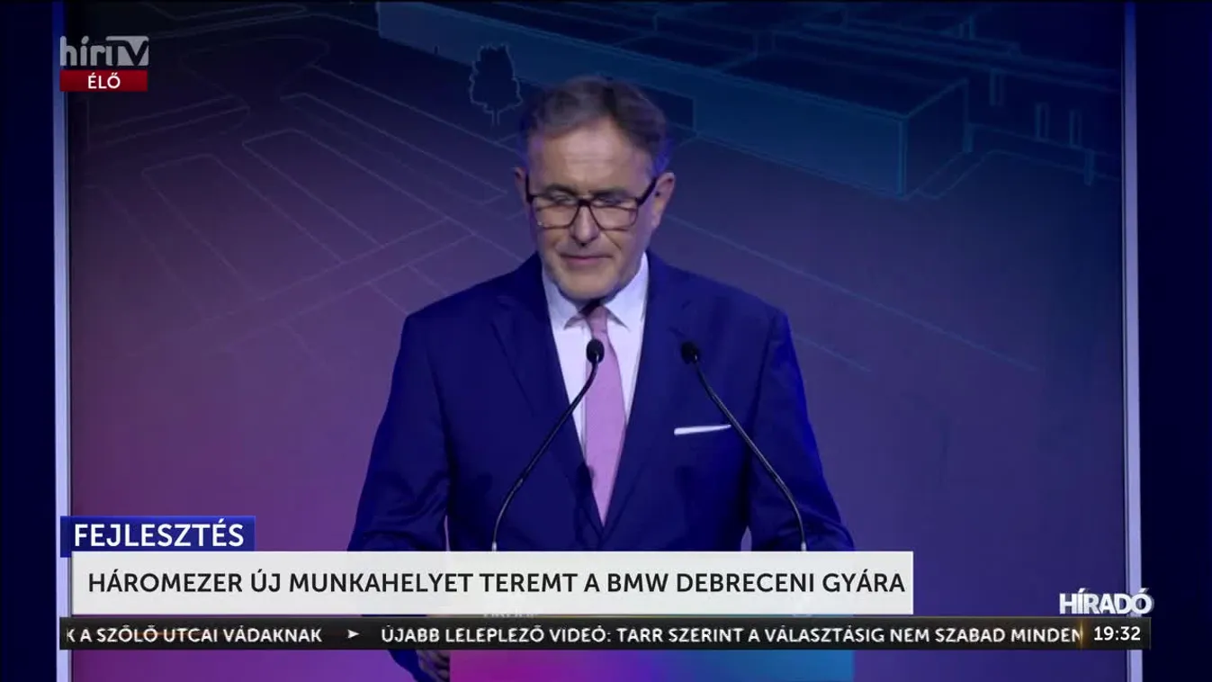 Orbán Viktor: Világszenzáció gurult le a debreceni gyártósorról – Ez a magyar gazdaság jövője + videó