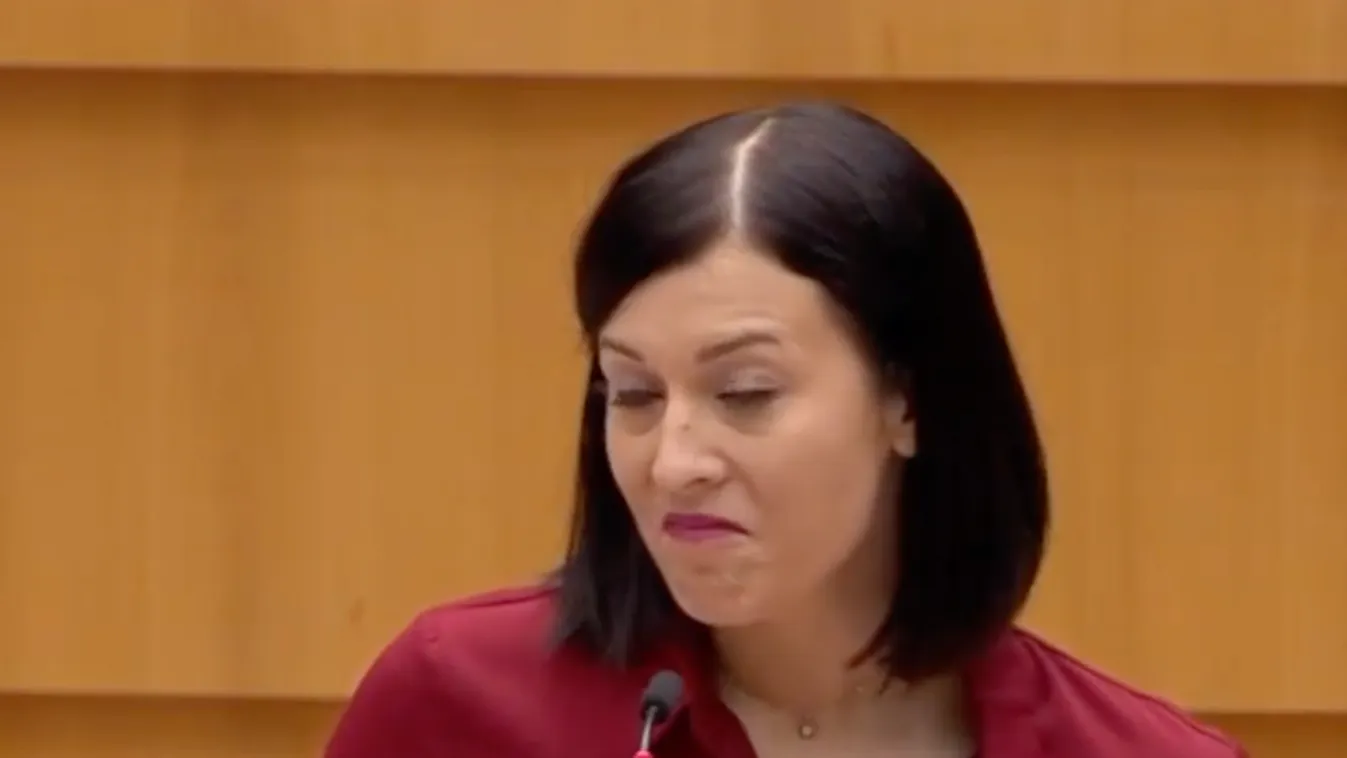 Nem reagált a Momentum felszólítására Cseh Katalin + videó