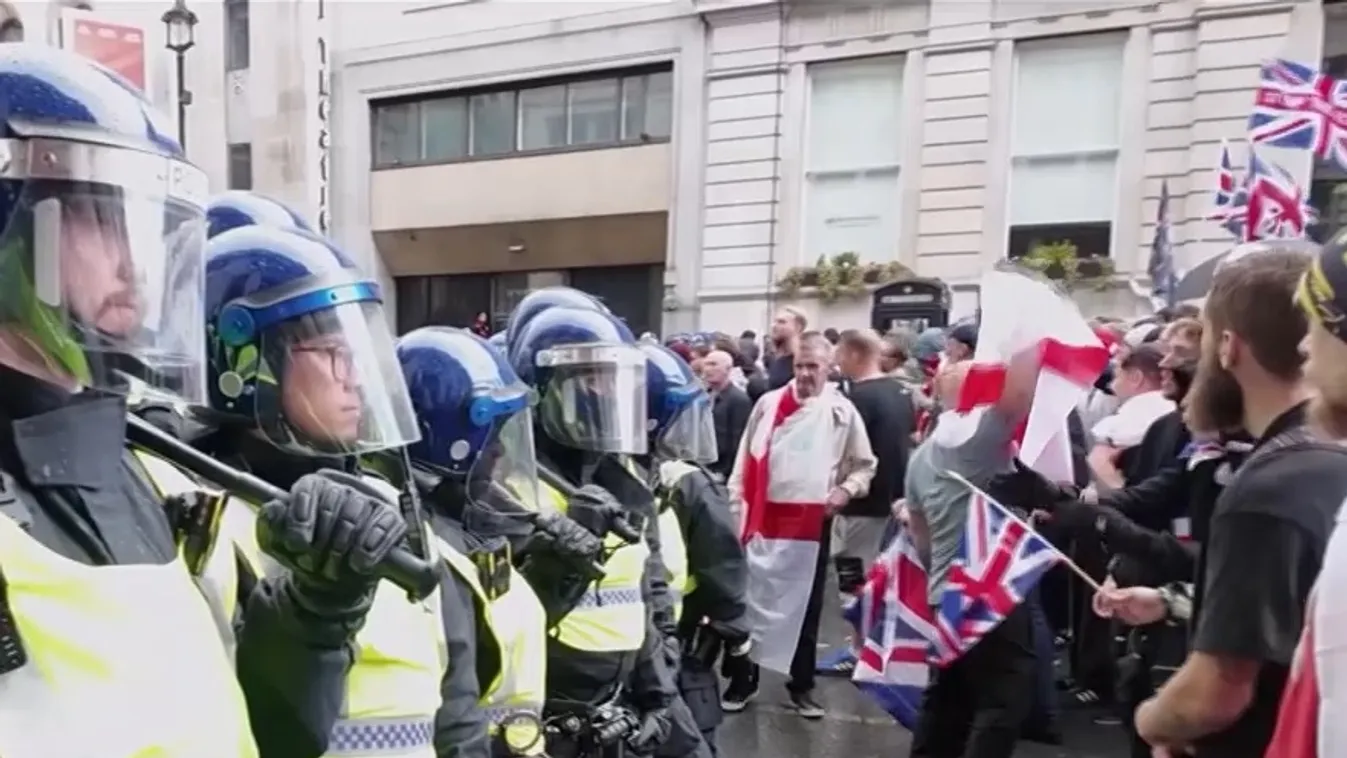 Óriási tömeg tüntetett Londonban az illegális bevándorlás és a baloldali kormány ellen  + videó