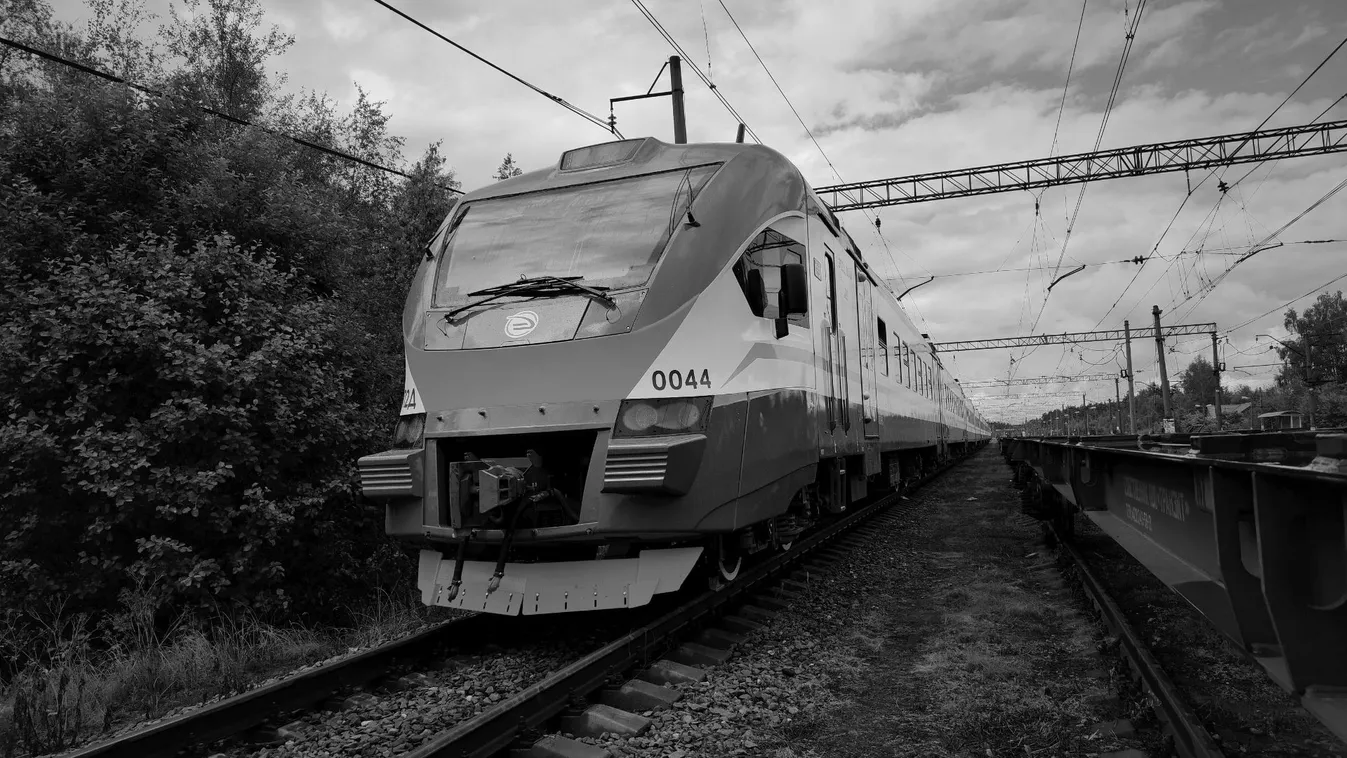 Egy pillanatnyi figyelmetlenség, egy életnyi tragédia: halálos vonatgázolás történt