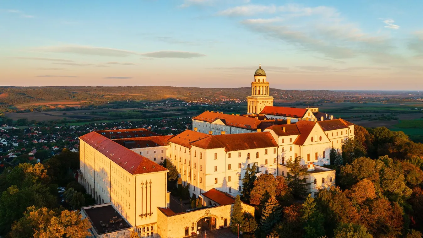 Kiss-Hegyi Anita: Pannonhalma több mint ezer éve őrzi a magyar államiság és a keresztény kultúra értékeit