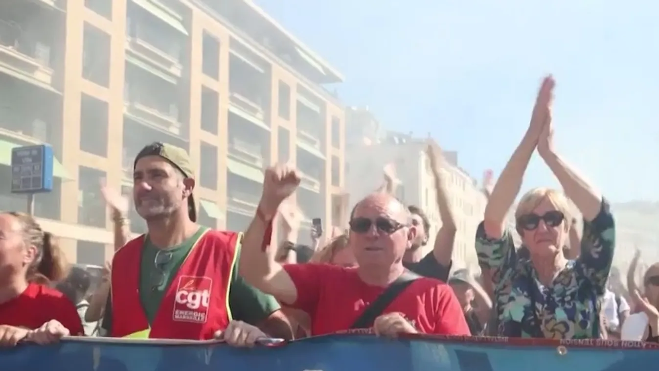 1 millióan tüntettek Franciaországban a tervezett költségvetési megszorítások ellen + videó