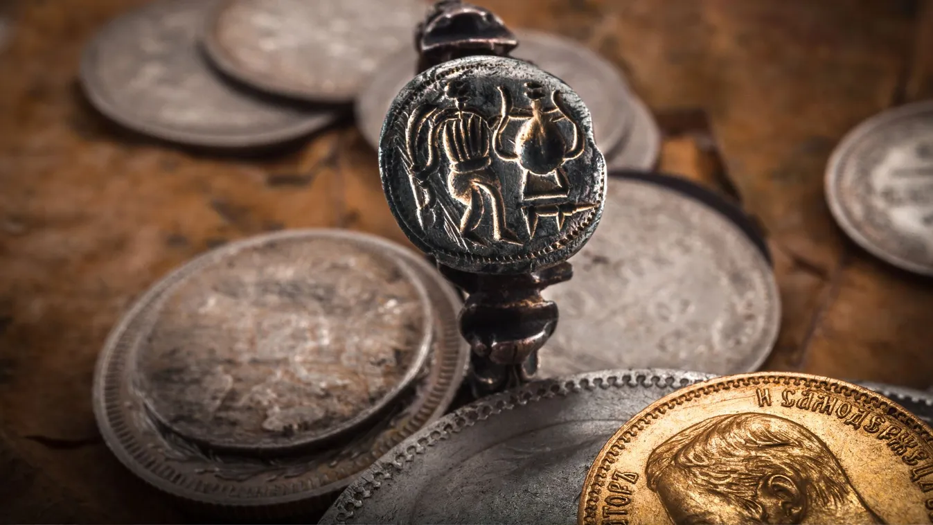 Elképesztő kincstalálat Lengyelországban: Magyar középkori arany és ezüst özön egy elrejtett edényben