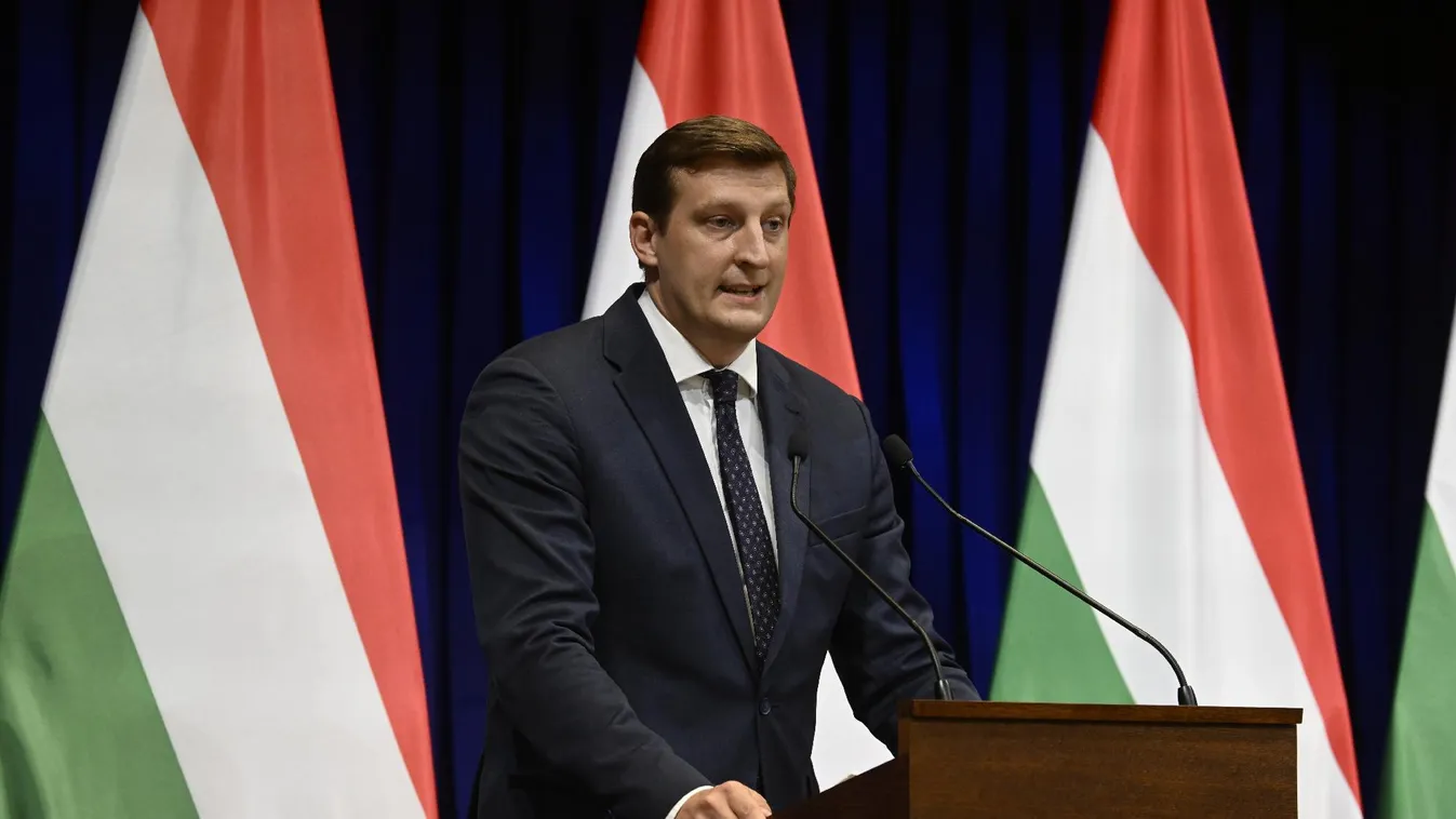 Panyi Miklós: Kedves fiatalok, ne üljetek fel a balos propagandának és a libsi fanyalgásnak