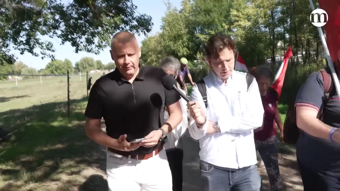 Magyar Péter tagadta, hogy Ruszin-Szendi Romulusz lökdösni próbálta a Mandiner munkatársát Kötcsén + videó