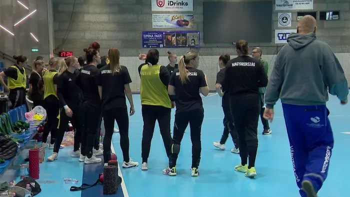 Már a középdöntőben a magyar női kézilabda-válogatott