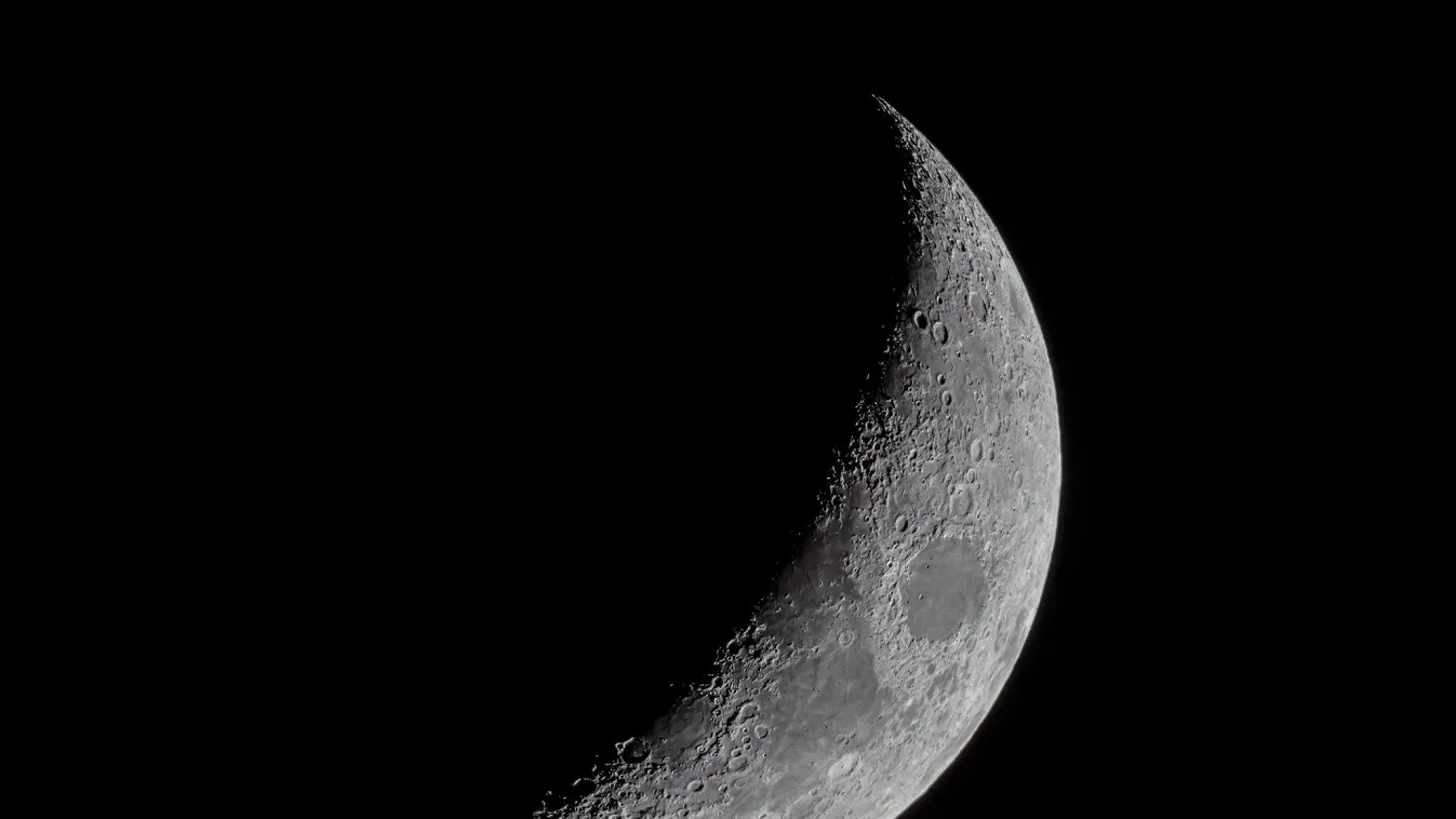 Teljes holdfogyatkozás lesz vasárnap