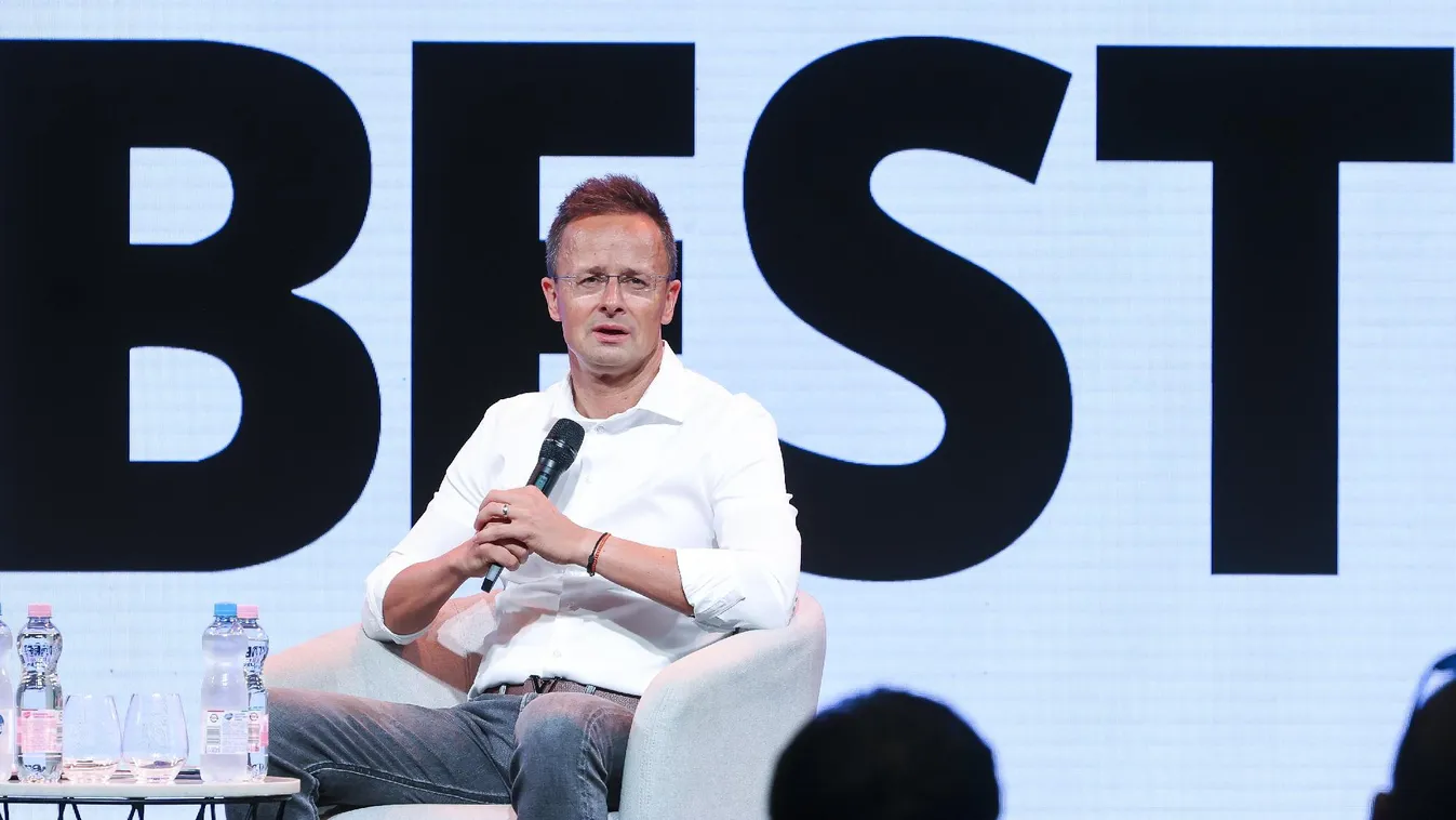 Szijjártó Péter kőkemény kritikát és üzenetet fogalmazott meg az európai politikai elit irányába