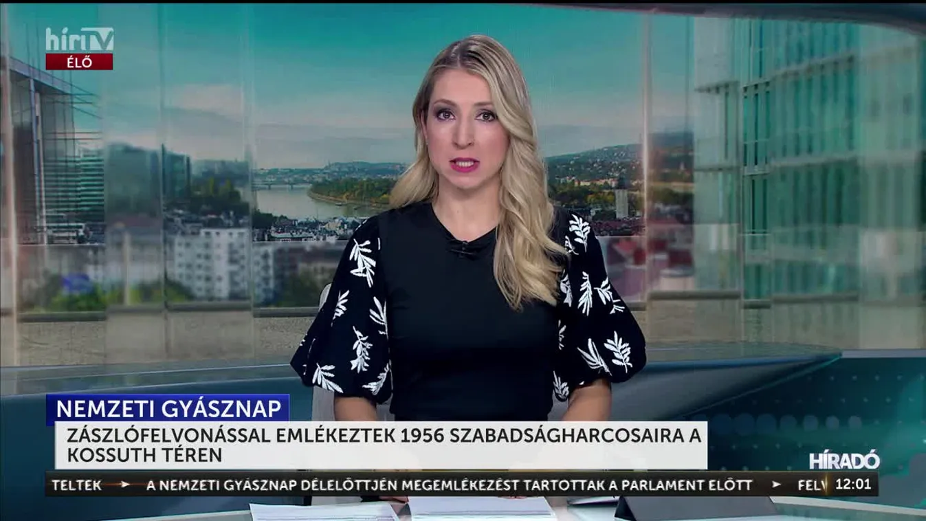 ZÁSZLÓFELVONÁSSAL EMLÉKEZTEK 1956 SZABADSÁGHARCOSAIRA A KOSSUTH TÉREN