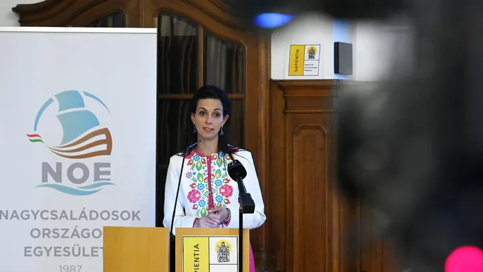 A Tisza Párt gazdasági megszorító csomagja a családi kedvezmények megvágását is jelentené + videó