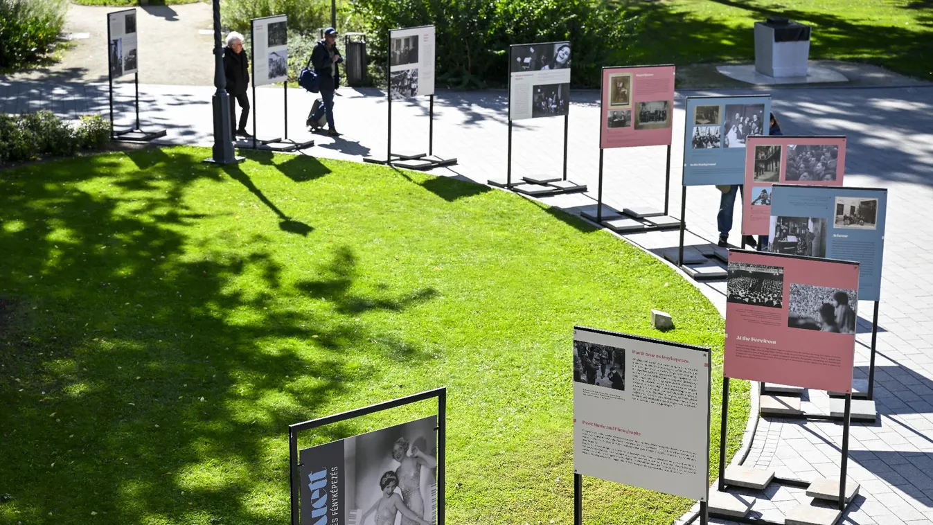 Duett: zene és fényképezés címmel nyílt tablókiállítás a Magyar Nemzeti Múzeum kertjében