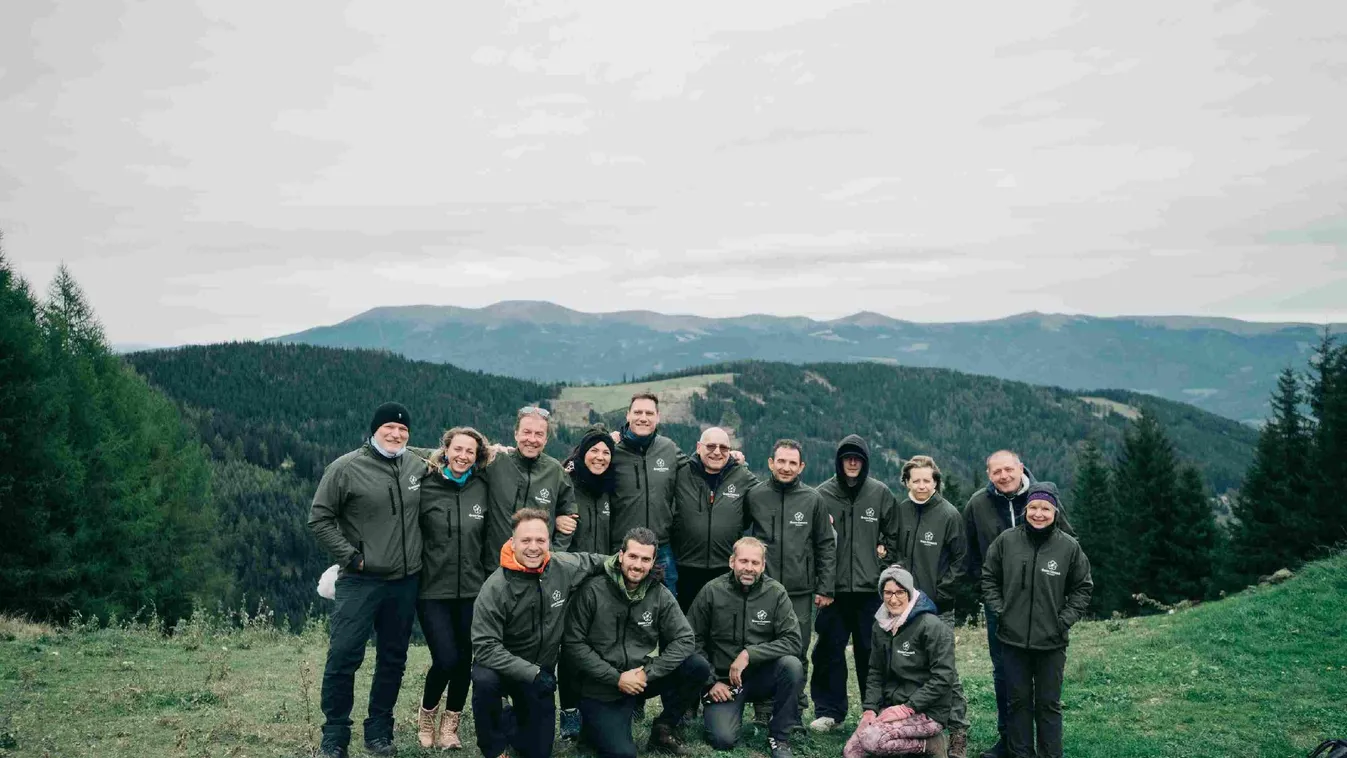 100 milliós luxus Porsche árából épít parkokat a zöld szervezet