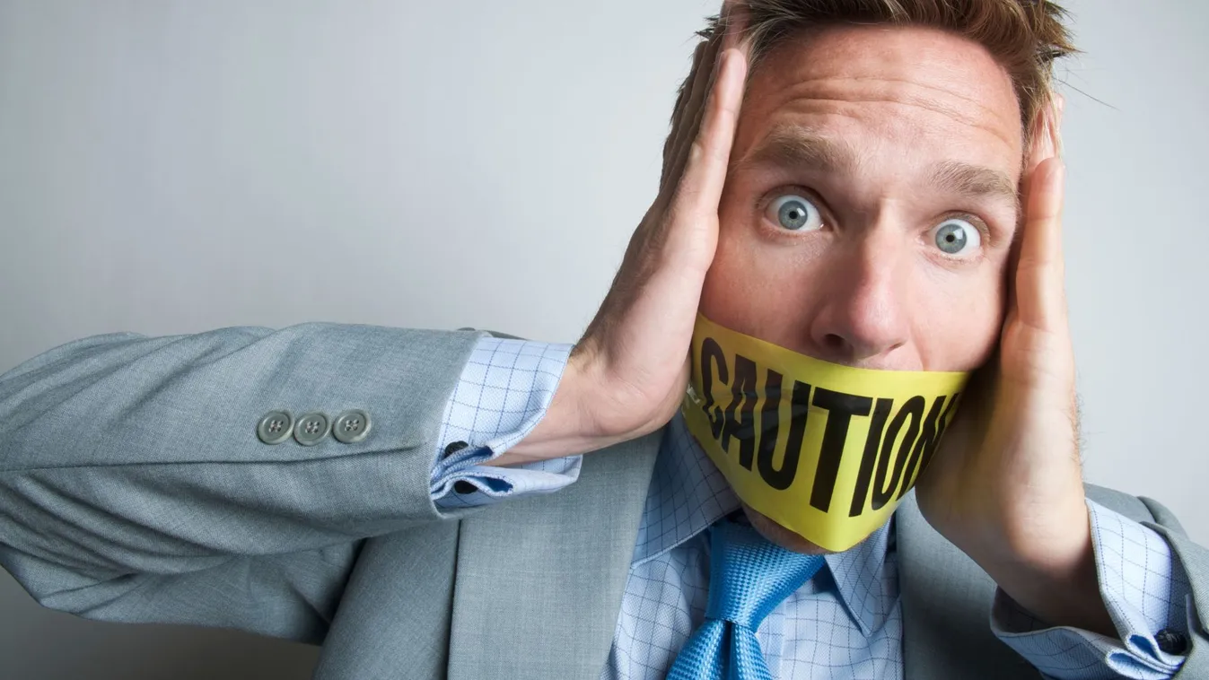 Szájzár, rettegés és kommunista Jurassic Park: a Tisza Párt előválasztása a baloldali visszatérés álarcosbálja