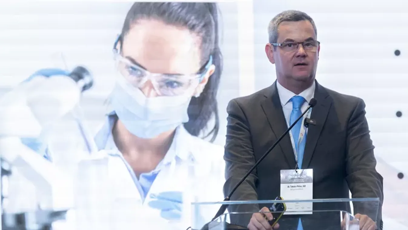 A jó orvost a fejlődés és a tudás továbbadása jellemzi