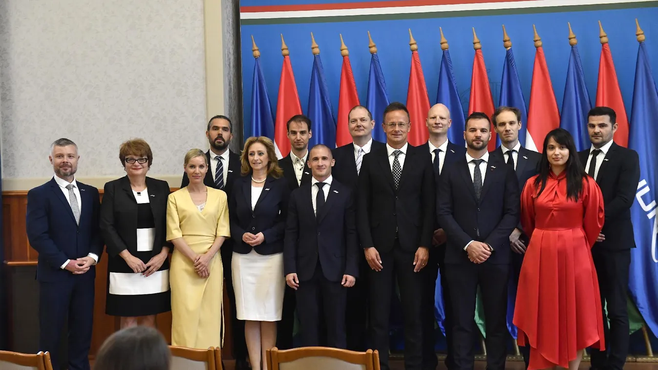 Szijjártó Péter szerint a sikeres űrmisszió igazolja, hogy Magyarország többek között erős és egységes + videó