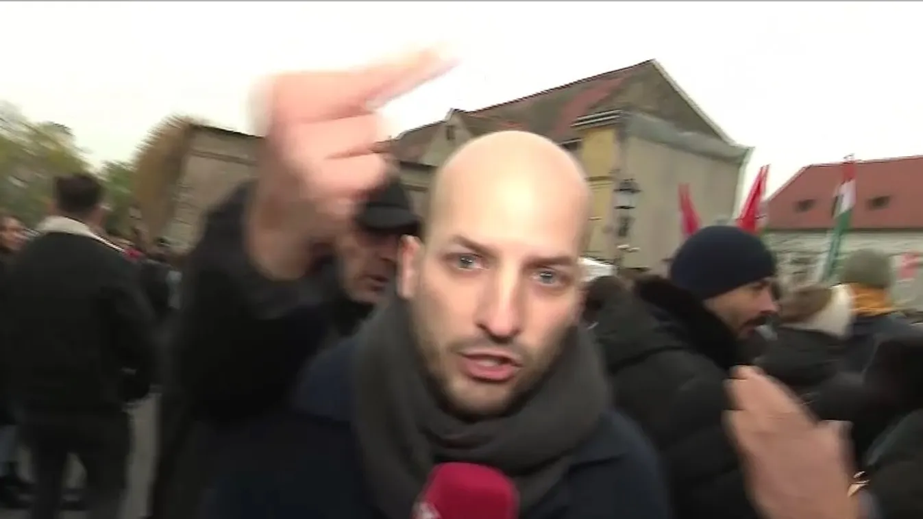 Agresszív Tisza-szimpatizánsok lehetetlenítették el a HírTV riporterének munkáját  + videó