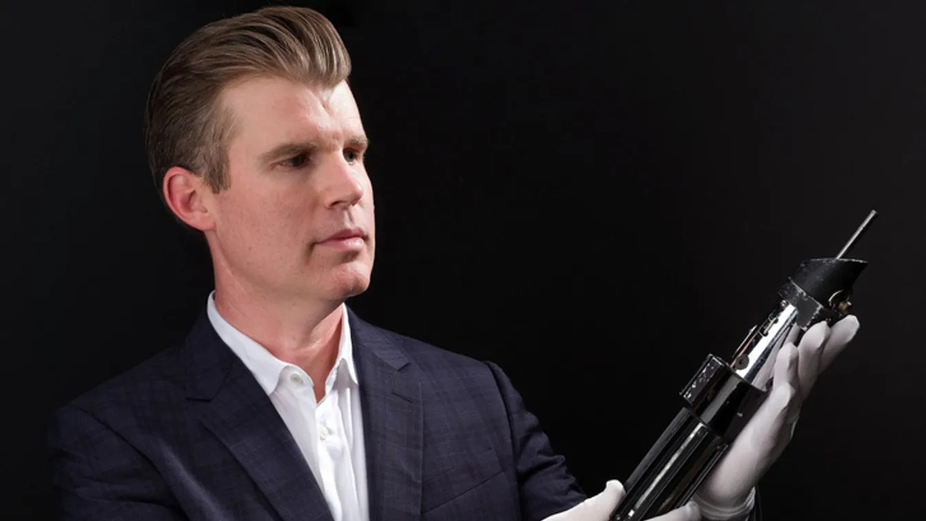 Csillagászati rekord: 1,2 milliárd forintért kelt el Darth Vader fénykardja – ki lehet a titokzatos padavan?