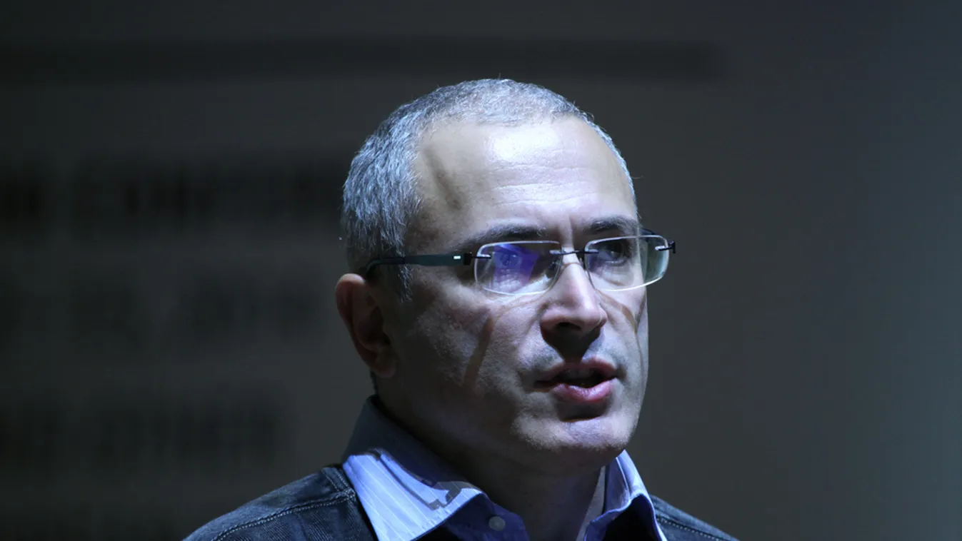 A Kreml legnagyobb orosz kritikusa szerint el kell hitetni Putyinnal, hogy a Nyugat képes katonai választ adni