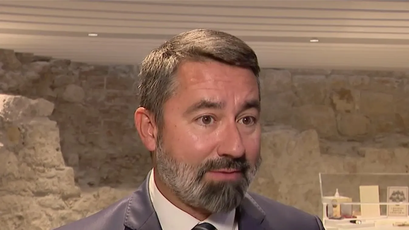 Hidvéghi Balázs: Brüsszel kimarad a béketeremtésből  + videó