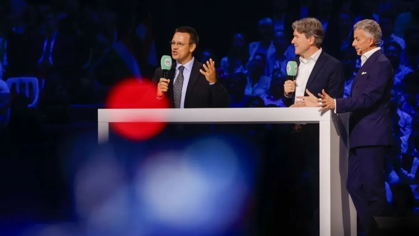 12 ezer ember örömujjongása a Columbia Egyetem magyar professzorának szavai nyomán