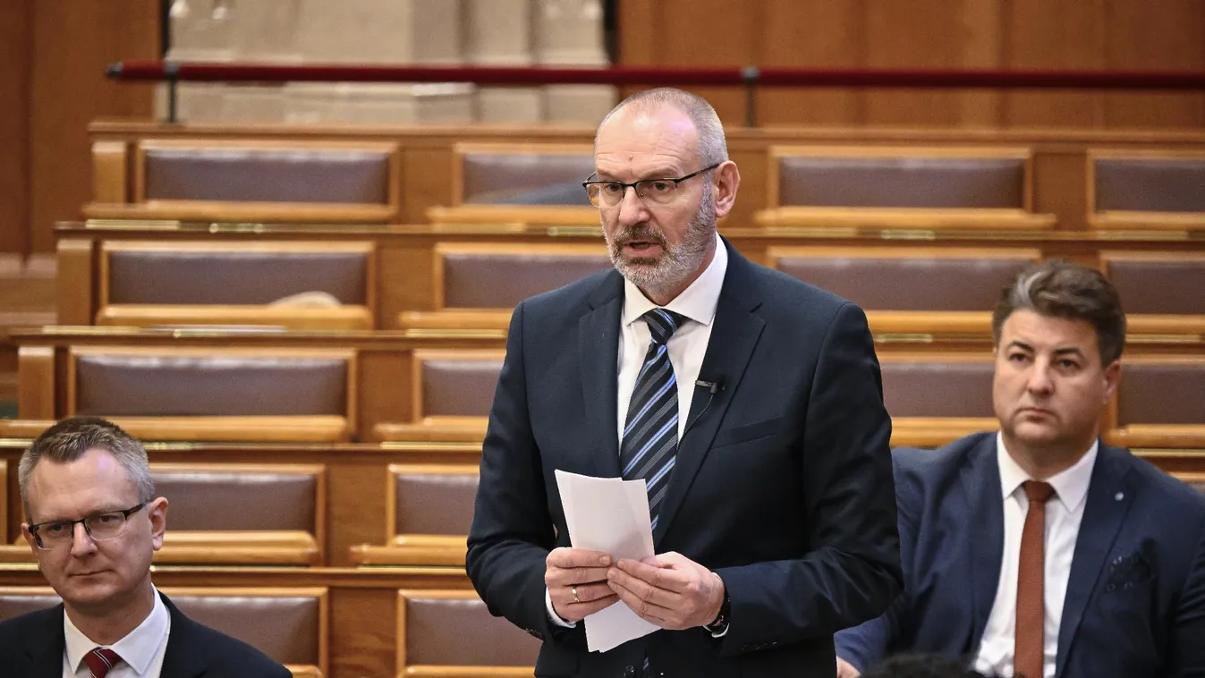 A mostani nyugdíjkiegészítést a novemberi nyugdíjakkal együtt szerdától utalják