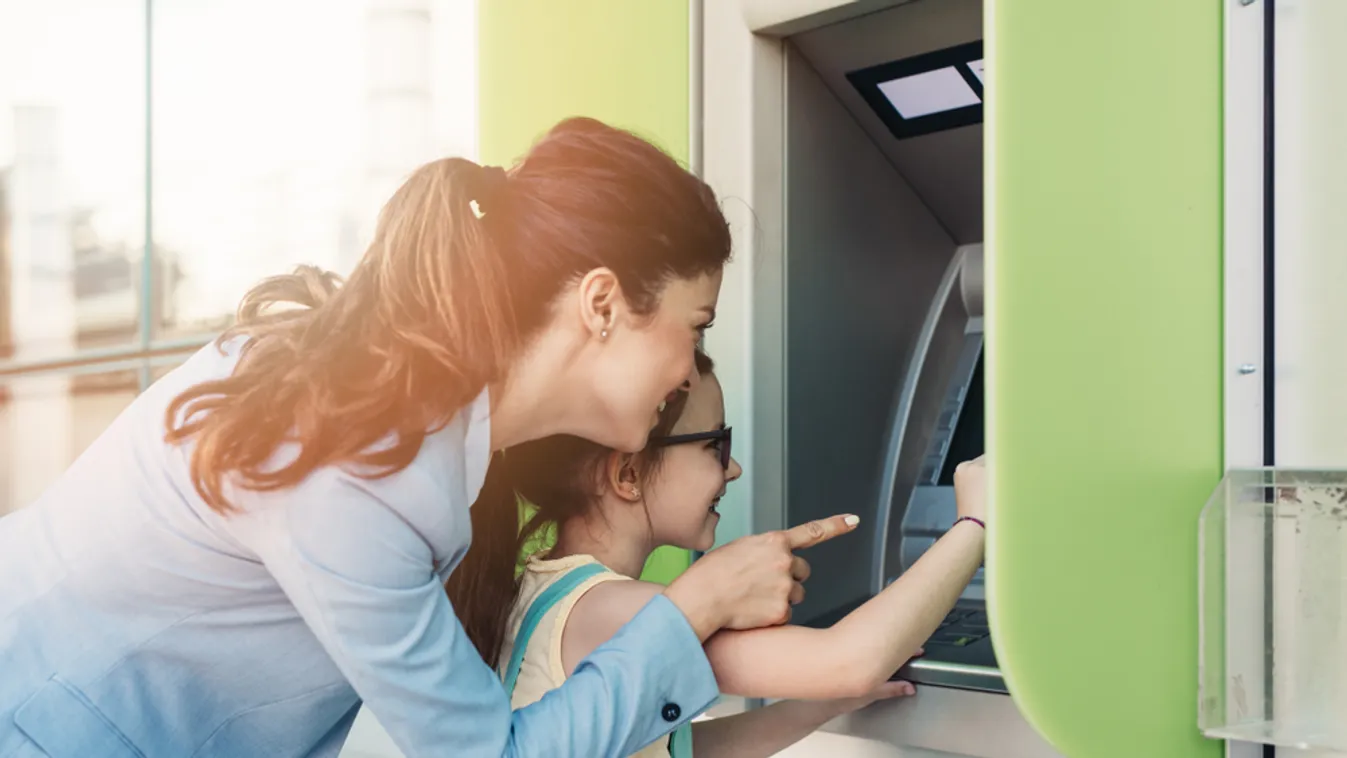 Idén végleges döntés születhet, hogy megduplázzák-e a havi két alkalommal díjmentesen felvehető készpénz összegét