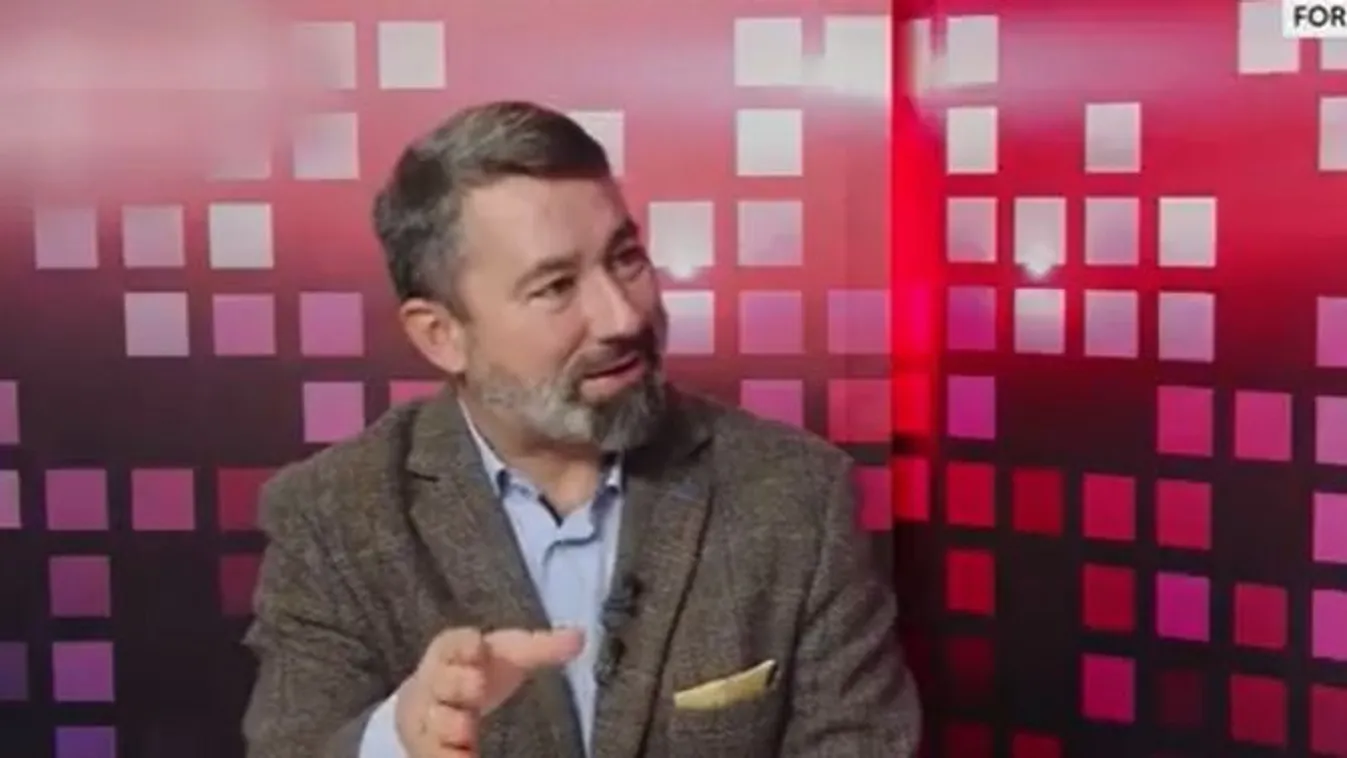 Hidvéghi Balázs: Magyar Péter egy fogott ember, aki végrehajtaná a brüsszeli terveket és elvenné a nyugdíjasoktól a pluszjuttatásokat