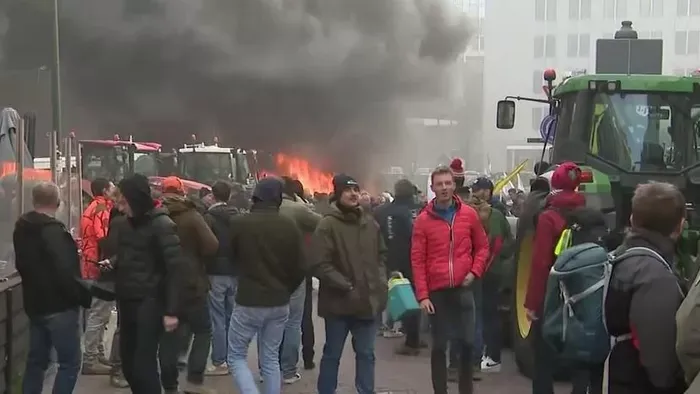 Pattanásig feszült a hangulat Brüsszel utcáin