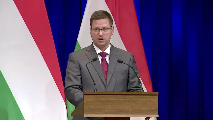 Tisztázta a miniszterelnökséget vezető miniszter a Politico által okozott félreértést, van pénzügyi védőpajzs