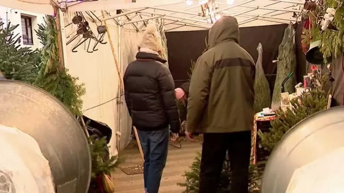 Többen még december 24-én is vásároltak karácsonyfát