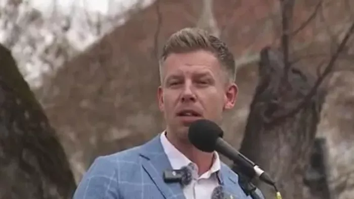 Ismét újságírókat fenyegetett Magyar Péter