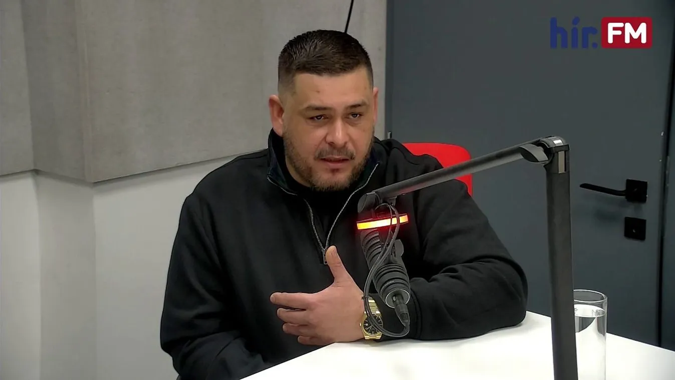 Vérrel fizetett Ferrarik és Lamborghinik – Ábrahám Róbert lerántotta a leplet az ukrán luxusról és a háborús korrupcióról