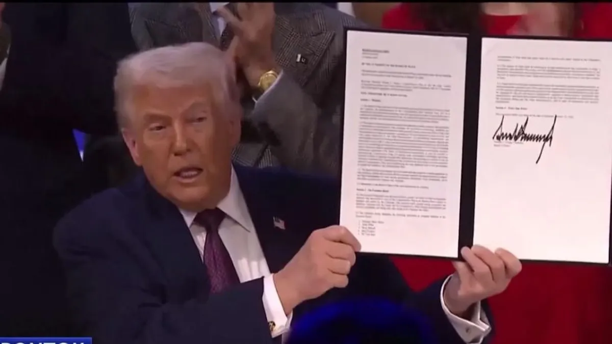 Ezzel a feltétellel lépne be Olaszország a Trump-féle Béketanácsba